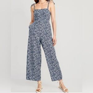 Old Navy Blue Floral Pant Jumpsuit! Bow Tie Straps! Size XS!